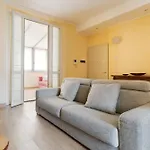 Duomo - San Babila - Elegante Trilocale Con Balcone شقة ميلان