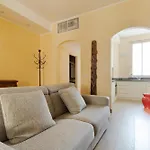 شقة Duomo - San Babila - Elegante Trilocale Con Balcone ميلان