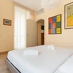 Duomo - San Babila - Elegante Trilocale Con Balcone شقة ميلان