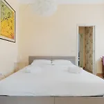 Duomo - San Babila - Elegante Trilocale Con Balcone شقة