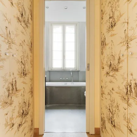 شقة Duomo - San Babila - Elegante Trilocale Con Balcone ميلان
