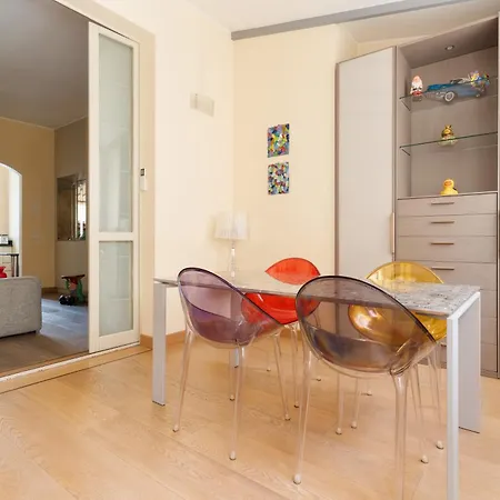 شقة Duomo - San Babila - Elegante Trilocale Con Balcone